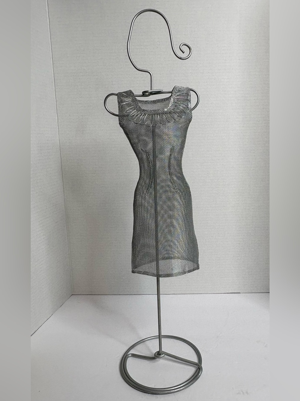 Jewelry Organizer Silver Mesh Dress Shape